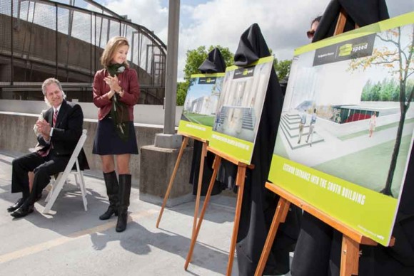 Louisville Mayor Greg Fischer and Brooke Brown Barzun as she unveils the renderings. 580x388 Speed Art Museum exceeds $50 million goal for major renovation and expansion project